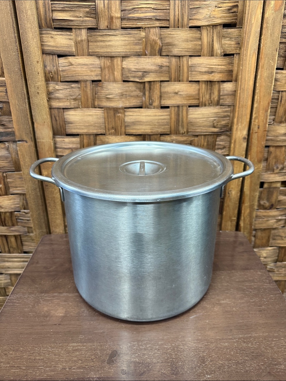 Vollrath Large Aluminum Stock Pot with Lid - Silver